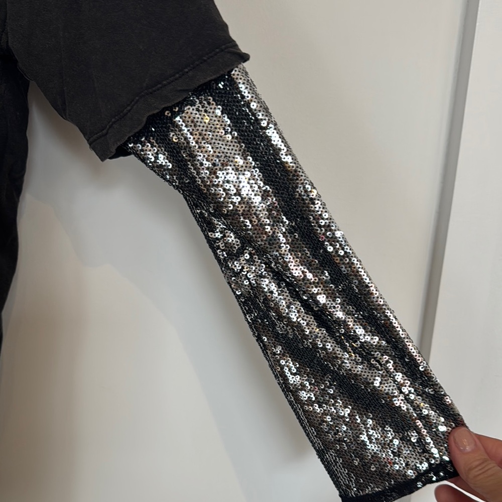 Black Sequin Sleeve Women's Top - Picture 4 of 7